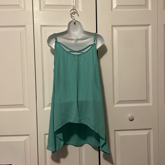Torrid georgette shark bite swing cami. Size 1 - Picture 2 of 2